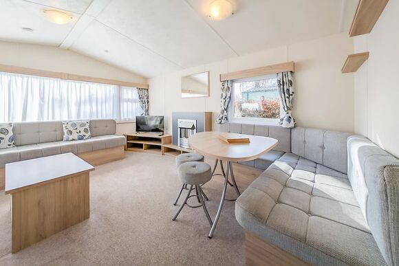 Silver 3 bedroomed Caravan - Lowther Park, Eamont Bridge