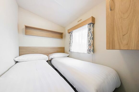 Silver 3 bedroomed Caravan - Lowther Park, Eamont Bridge