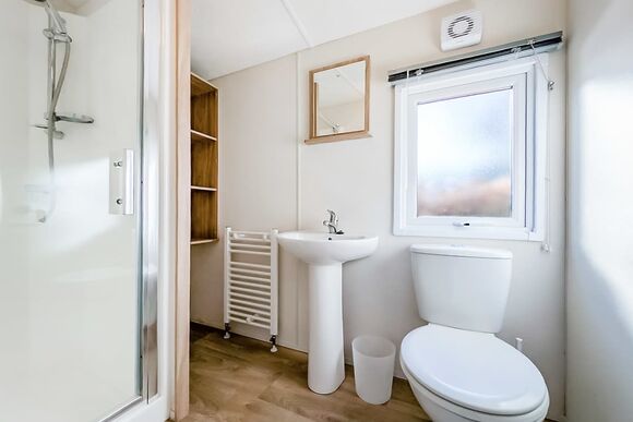 Silver 3 bedroomed Caravan - Lowther Park, Eamont Bridge