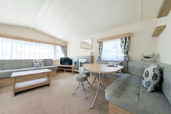 Silver 2 Bedroom Pet Friendly Caravan - Lowther Park, Eamont Bridge