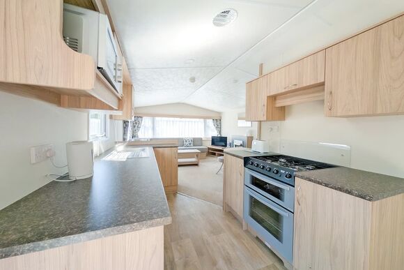 Silver 2 Bedroom Pet Friendly Caravan - Lowther Park, Eamont Bridge
