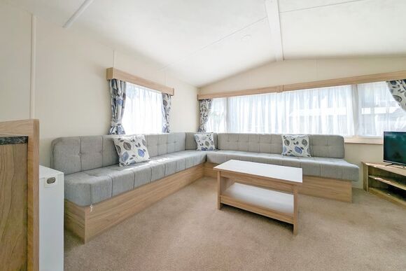 Silver 2 Bedroom Pet Friendly Caravan - Lowther Park, Eamont Bridge