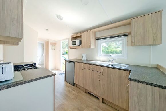 Silver 2 Bedroom Pet Friendly Caravan - Lowther Park, Eamont Bridge