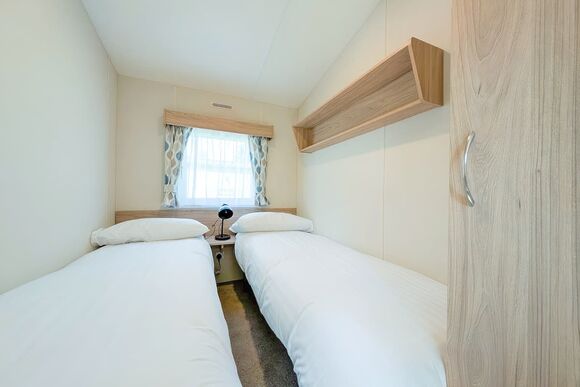 Silver 2 Bedroom Pet Friendly Caravan - Lowther Park, Eamont Bridge