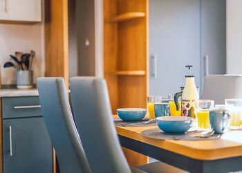 Woodland Lodge 2 - Love2Stay Mid Wales, Newtown