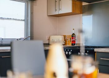 Woodland Lodge 2 - Love2Stay Mid Wales, Newtown