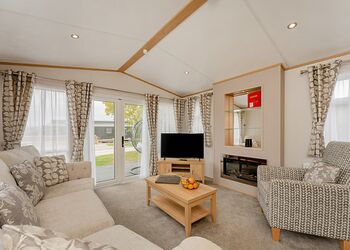 Woodland Lodge 3 - Love2Stay Mid Wales, Newtown