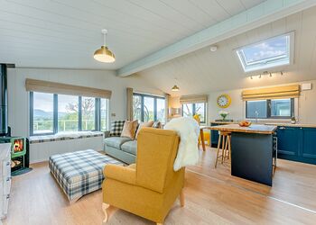 Wren&rsquo;s Nest 3 - Love2Stay Mid Wales, Newtown