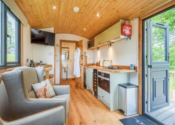 Shepherds Hut - Love2Stay Mid Wales, Newtown