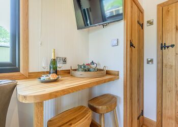 Shepherds Hut - Love2Stay Mid Wales, Newtown