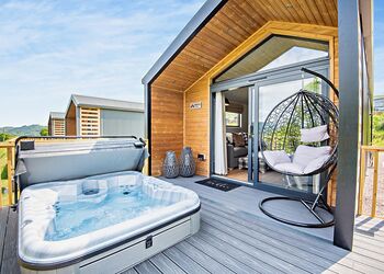 Black Barn Bunk - Love2Stay Mid Wales, Newtown