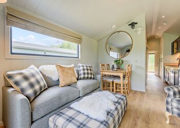 Black Barn Bunk - Love2Stay Mid Wales, Newtown