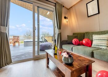 Getaway Lodge - Love2Stay Mid Wales, Newtown