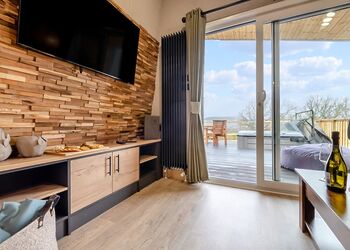 Getaway Lodge - Love2Stay Mid Wales, Newtown