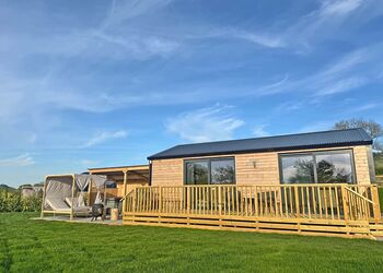 Retreat Lodge - Love2Stay Mid Wales, Newtown