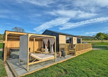 Retreat Lodge - Love2Stay Mid Wales, Newtown