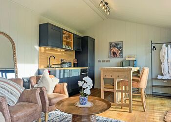 Retreat Lodge - Love2Stay Mid Wales, Newtown