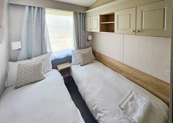 Primrose Platinum - Love2Stay Mid Wales, Newtown