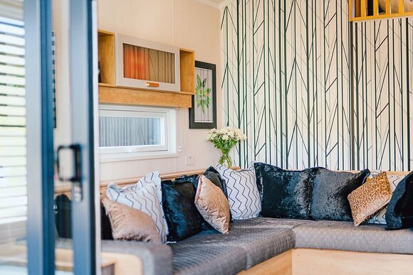 Hillside Cabin - Love2Stay Mid Wales, Newtown