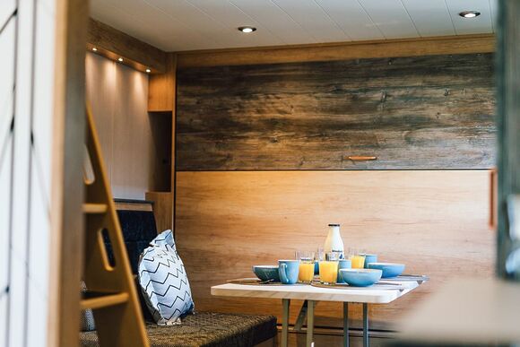 Hillside Cabin - Love2Stay Mid Wales, Newtown