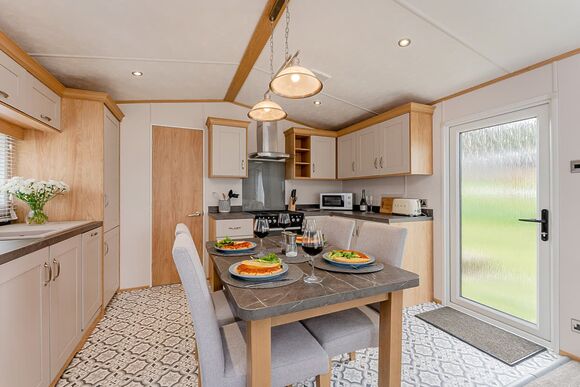 Woodland Lodge 3 - Love2Stay Mid Wales, Newtown