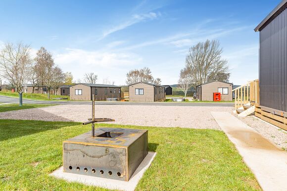 Black Barn Lodge 1 - Love2Stay Mid Wales, Newtown