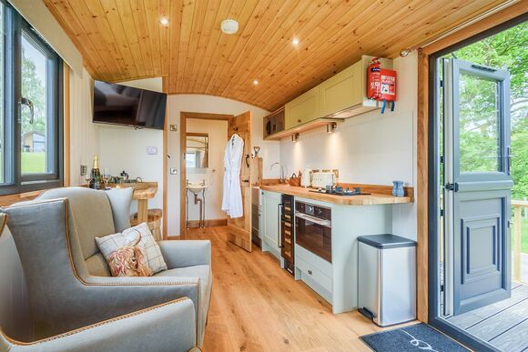 Shepherds Hut - Love2Stay Mid Wales, Newtown