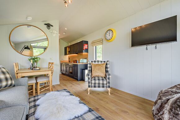 Black Barn Bunk - Love2Stay Mid Wales, Newtown
