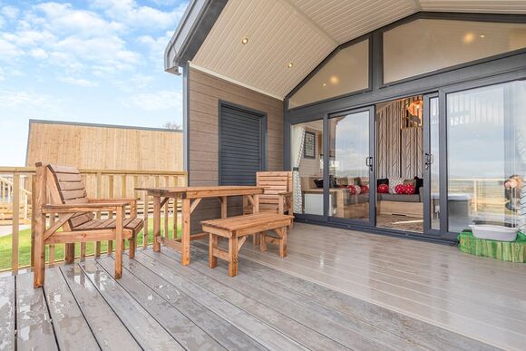Hillside Cabin Platinum - Love2Stay Mid Wales, Newtown