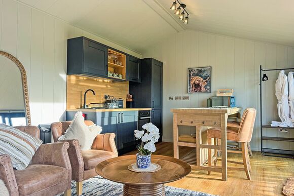 Retreat Lodge - Love2Stay Mid Wales, Newtown