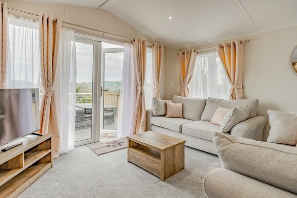 Woodland Lodge Platinum - Love2Stay Mid Wales, Newtown