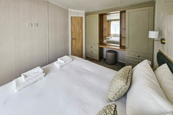 Primrose Platinum - Love2Stay Mid Wales, Newtown