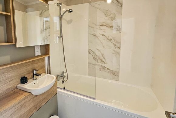 Primrose Platinum - Love2Stay Mid Wales, Newtown