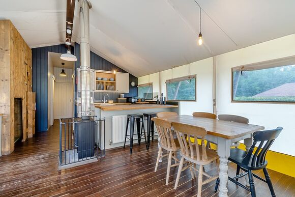 Safari Tent - Love2Stay Shrewsbury, Shrewsbury