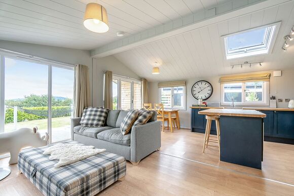 Wren&rsquo;s Nest Lodge - Love2Stay Shrewsbury, Shrewsbury