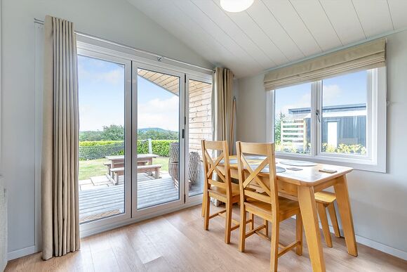 Wren&rsquo;s Nest Lodge - Love2Stay Shrewsbury, Shrewsbury