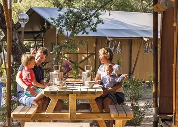 Safari Tent - Maesmawr Farm Resort, Caersws, Nr Newtown