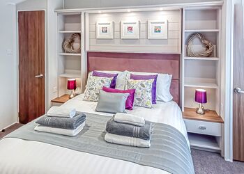 Bijoux - Maesmawr Farm Resort, Caersws, Nr Newtown