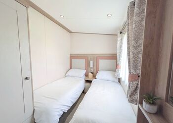 Bijoux - Maesmawr Farm Resort, Caersws, Nr Newtown