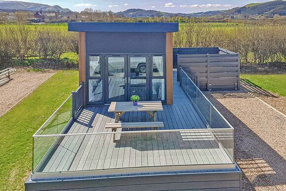 Studio Pod - Maesmawr Farm Resort, Caersws, Nr Newtown