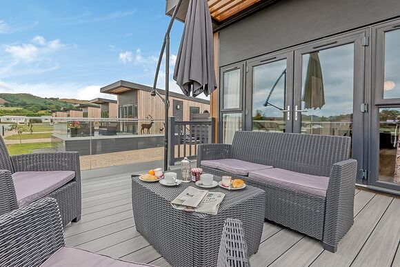 Studio Pod - Maesmawr Farm Resort, Caersws, Nr Newtown