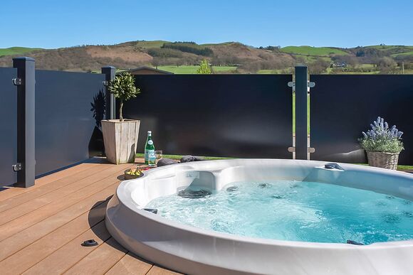 Bijoux - Maesmawr Farm Resort, Caersws, Nr Newtown