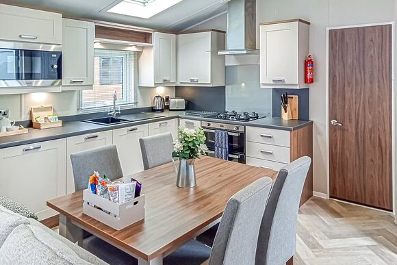 Bijoux - Maesmawr Farm Resort, Caersws, Nr Newtown