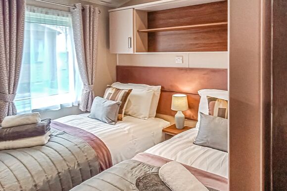 Bijoux - Maesmawr Farm Resort, Caersws, Nr Newtown