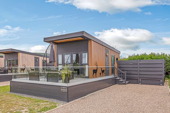 Studio Pod Pet - Maesmawr Farm Resort, Caersws, Nr Newtown