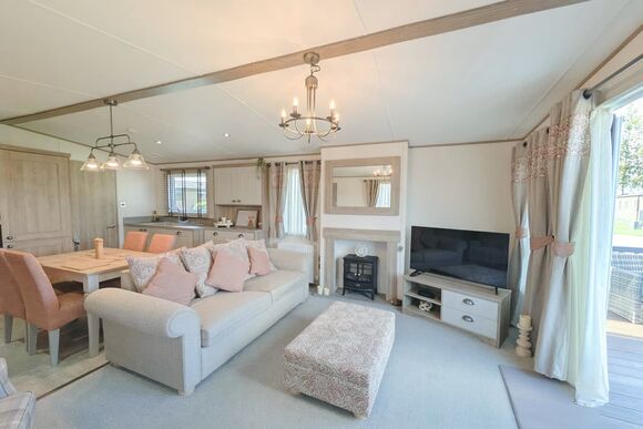Bijoux - Maesmawr Farm Resort, Caersws, Nr Newtown
