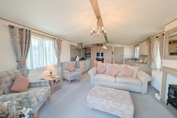 Bijoux - Maesmawr Farm Resort, Caersws, Nr Newtown