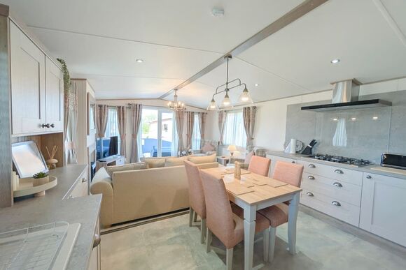 Bijoux - Maesmawr Farm Resort, Caersws, Nr Newtown