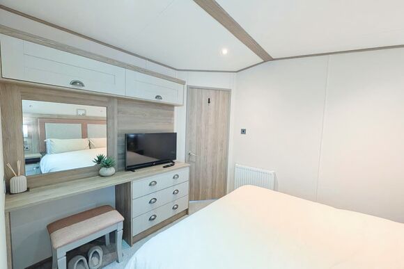 Bijoux - Maesmawr Farm Resort, Caersws, Nr Newtown