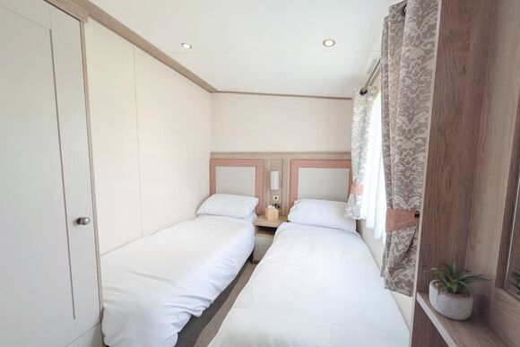 Bijoux - Maesmawr Farm Resort, Caersws, Nr Newtown